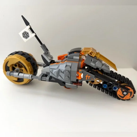LEGO NINJAGO Cole's Dirt Bike Set (Retired Set) - Picture 6 of 10
